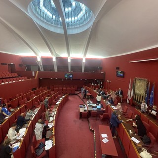 Piano del Commercio, c’è il via libera. L’opposizione abbandona il Consiglio Comunale prima del voto.