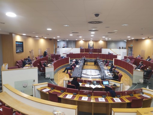 Gruppo PD: "Esprimiamo solidarietà all'assessora di Arenzano Giovanna Damonte aggredita su un treno" Gruppo PD: "Esprimiamo solidarietà all'assessora di Arenzano Giovanna Damonte aggredita su un treno"