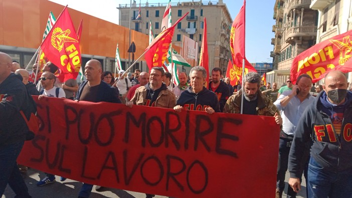 Acciaierie d’Italia, Venzano (Fim Cisl Liguria): “Comportamento surreale e poco serio  dell’azienda, nessuna decisione sul lavoratore sospeso. E solo promesse su sicurezza”