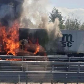 Camion in fiamme sulla A7, è morto il conducente, si chiamava Ivan Cristian e viveva a Pra'