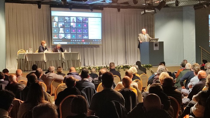 A Loano gli Stati generali del turismo balneare ligure: "Sconfitti dalla legge, ci sentiamo umiliati" (VIDEO)