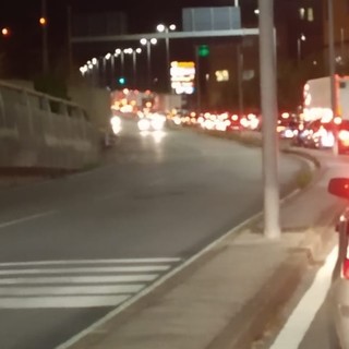 Autostrade, ieri un'altra giornata da bollino rosso, lo sfogo di un imperiese: "Dal centro di Genova a Voltri in 4 ore"