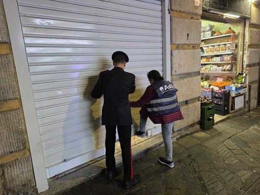 Centro storico, gravi irregolarità igieniche in diversi locali: chiusa un'attività