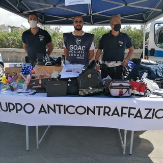 Polizia Locale, campagna anticontraffazione “Nella rete del falso”: oggi stand al Salone Nautico con dimostrazioni e materiali informativi