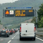 Pasqua e Pasquetta, banco di prova per le autostrade liguri in vista dell’estate: via i cantieri, ma i tempi di percorrenza aumentano fino al venti per cento