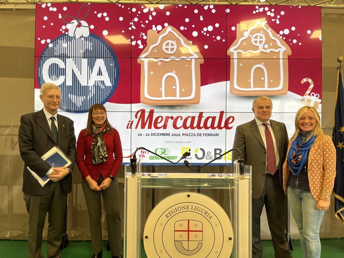 In piazza De Ferrari tornano le casette in legno del Mercatale In piazza De Ferrari tornano le casette in legno del Mercatale