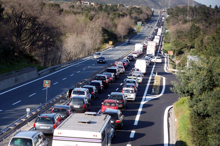 Controesodo, domenica da bollino rosso sulle autostrade liguri: criticità fino alle 19 sulle direttrici di rientro Controesodo, domenica da bollino rosso sulle autostrade liguri: criticità fino alle 19 sulle direttrici di rientro