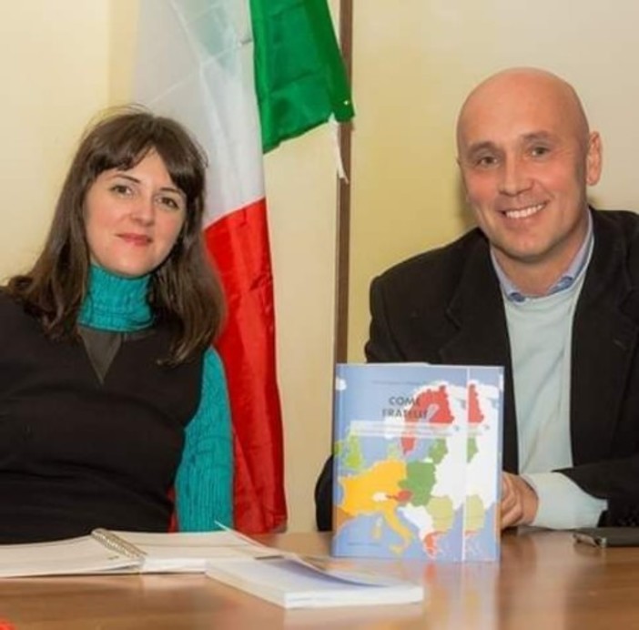 Presentazione del libro “Come Fratelli” in occasione della Festa Nazionale della Romania a Genova, il 1 dicembre Presentazione del libro “Come Fratelli” in occasione della Festa Nazionale della Romania a Genova, il 1 dicembre