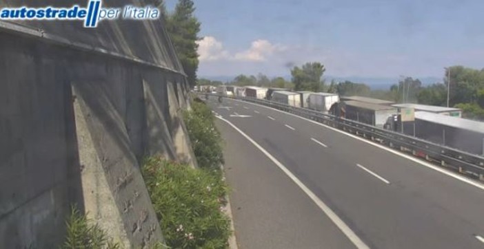 Autostrade, saliti a quindici i chilometri di coda in A10 per la chiusura dello svincolo di Pra'