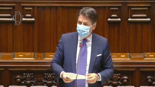 Covid, Conte alla Camera: "No a lockdown generalizzato, ma nel weekend chiusi i centri commerciali, Dad totale alle Superiori e limitazioni degli spostamenti la sera"
