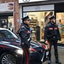 Via San Vincenzo, spaccata in un negozio: arrestati due uomini per il furto da 1.700 euro