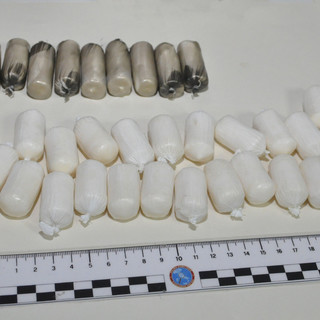 Cocaina in ovuli dal Sudamerica a Genova, la polizia smantella rete di importazione