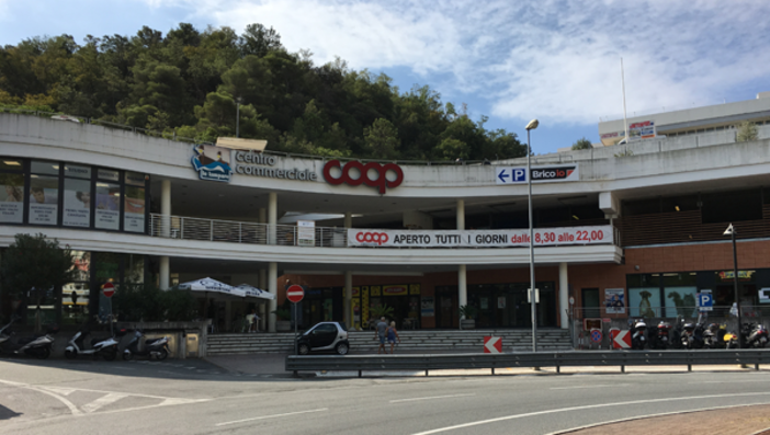 Primo giorno di saldi, il bilancio dei Centri Commerciali di Coop Liguria Primo giorno di saldi, il bilancio dei Centri Commerciali di Coop Liguria
