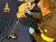 Cagnolino resta incastrato nella poltrona reclinabile, salvato dai Vigili del Fuoco
