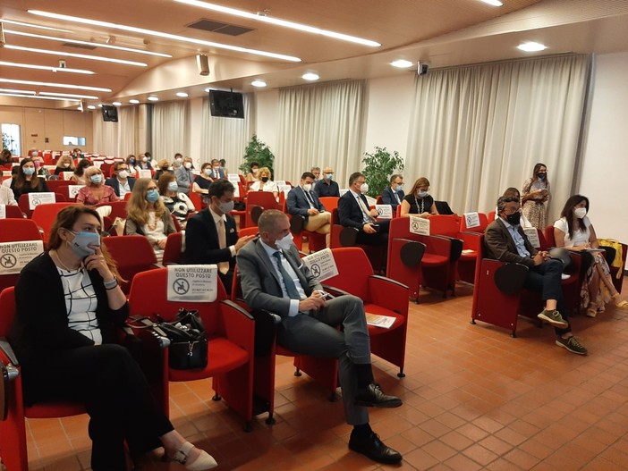 La Germania stoppa Pfizer nella fascia 12-17, sottosegretario Costa: "E' un vaccino approvato e così stiamo procedendo" (VIDEO) La Germania stoppa Pfizer nella fascia 12-17, sottosegretario Costa: "E' un vaccino approvato e così stiamo procedendo" (VIDEO)