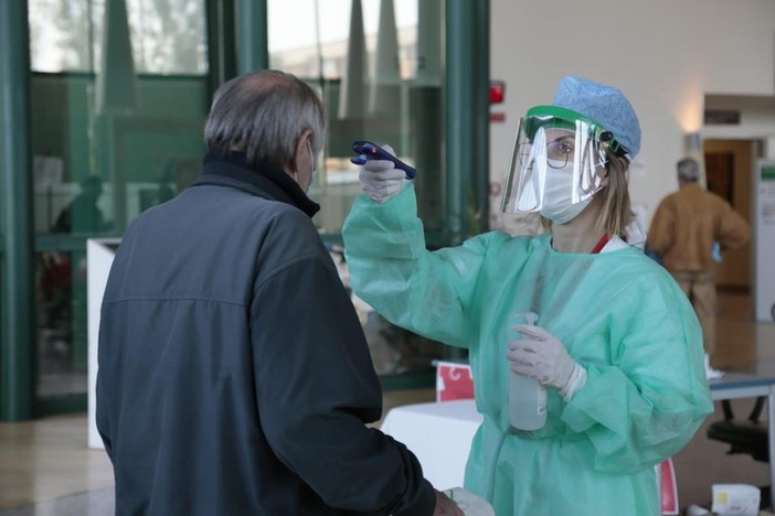 Coronavirus, 140 nuovi casi in Liguria: il tasso di positività sale al 4,39% Coronavirus, 140 nuovi casi in Liguria: il tasso di positività sale al 4,39%