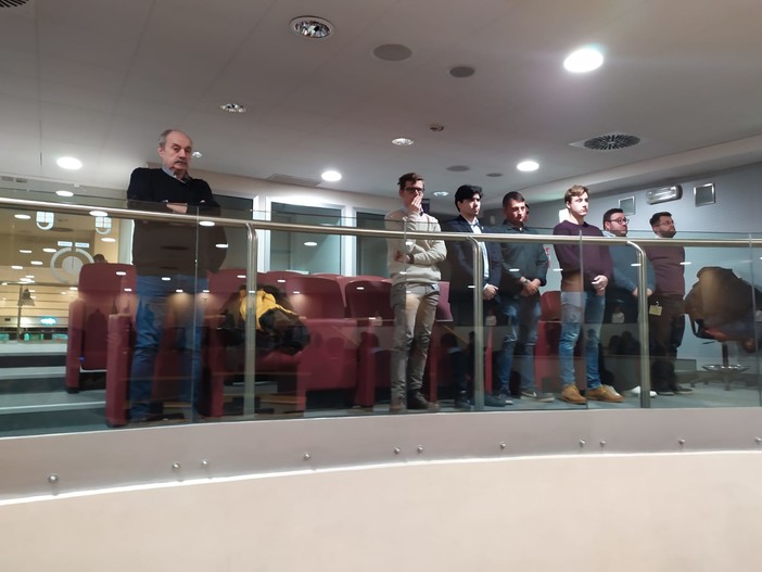 Regione: al via il consiglio su Ilva, mozione M5S su bonifica. Toti: "Il Movimento ha già fatto piuttosto danni" (VIDEO) Regione: al via il consiglio su Ilva, mozione M5S su bonifica. Toti: "Il Movimento ha già fatto piuttosto danni" (VIDEO)