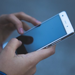 Dipendenze, attivo il numero verde anonimo e gratuito dedicato all’ascolto, all’orientamento e all’informazione