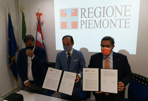 Piemonte e Liguria vaccineranno i turisti in vacanza: Cirio e Toti firmano un accordo bilaterale per l'estate [FOTO]