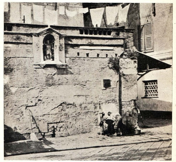 Meraviglie e leggende di Genova - Il castello dell’acqua del Molo Meraviglie e leggende di Genova - Il castello dell’acqua del Molo
