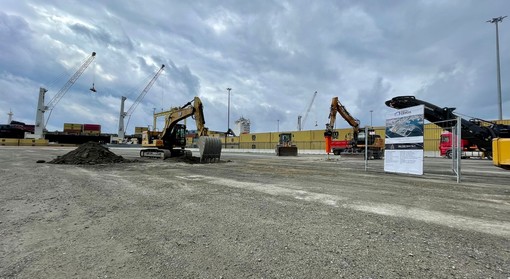 Operaio edile schiacciato in porto, due indagati dalla procura