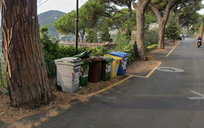Camogli, rimossi i lucchetti dai cassonetti a Ruta e sull'Aurelia: il Comune torna ai bidoni aperti Camogli, rimossi i lucchetti dai cassonetti a Ruta e sull'Aurelia: il Comune torna ai bidoni aperti