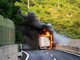 A10, camion in fiamme tra Albisola e Savona: autostrada chiusa