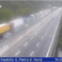 Incidente sulla A26, cinque veicoli coinvolti: autostrada bloccata in entrambe le direzioni e chilometri di coda Incidente sulla A26, cinque veicoli coinvolti: autostrada bloccata in entrambe le direzioni e chilometri di coda