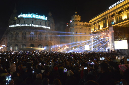 Covid, Bucci spegne il Capodanno: "Nessuna manifestazione pubblica"