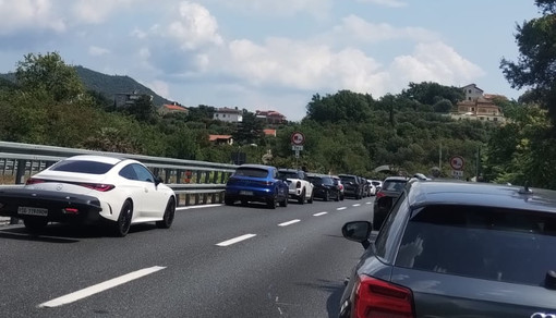 Camion si ribalta tra Varazze e Celle: chiusa temporaneamente l'A10 Camion si ribalta tra Varazze e Celle: chiusa temporaneamente l'A10