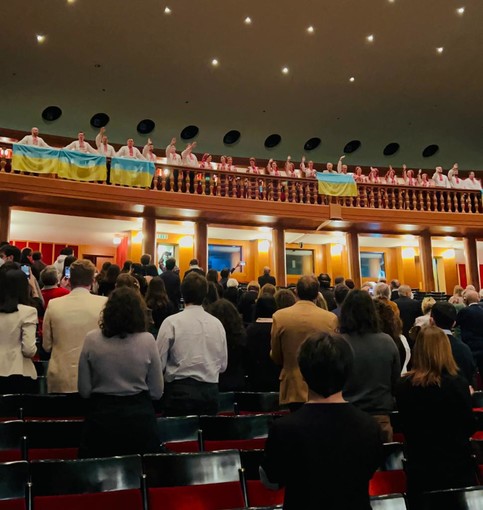 Concerto 25 Aprile, Toti: “Evento simbolico e significativo. Grazie al coro ucraino che tiene viva l’identità e la cultura di un popolo”