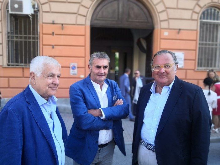 Forza Italia in visita nel carcere di Marassi a Genova: "Bonafede batta un colpo"