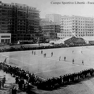 Meraviglie e leggende di Genova - Quando in piazza Rossetti si correva dietro a un pallone