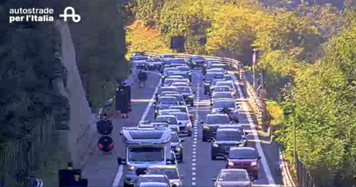 Autostrada A7, tamponamento tra Bolzaneto e Busalla: ferito un 30enne Autostrada A7, tamponamento tra Bolzaneto e Busalla: ferito un 30enne