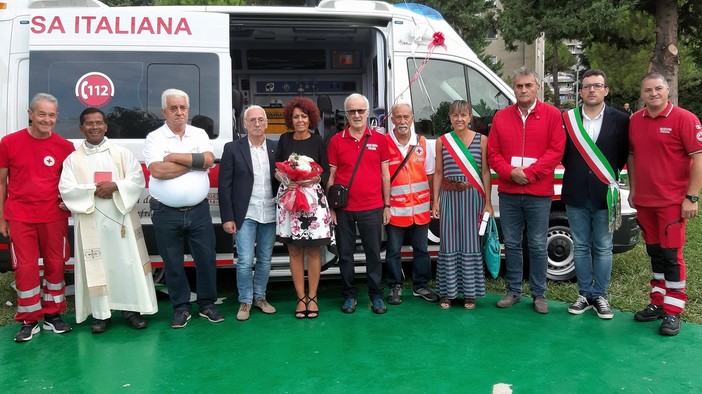 Inaugurata la nuova ambulanza della Croce Rossa di Riva Trigoso Inaugurata la nuova ambulanza della Croce Rossa di Riva Trigoso