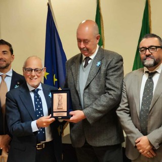 Regione Liguria: consegnate in Consiglio regionale le spille "Non ti scordar di me"