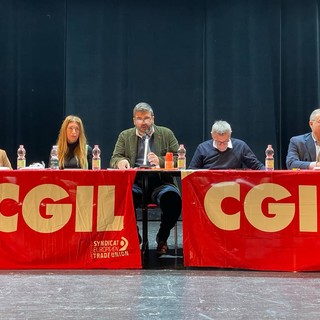 Liguria, il convegno della Cgil con Landini e Orlando: “Uscire dalla crisi con il lavoro di qualità”