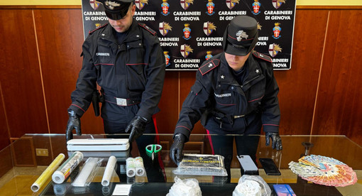 Fermato con la cocaina durante un controllo, in casa aveva 1,2 chili di droga nascosti in un cuscino: arrestato Fermato con la cocaina durante un controllo, in casa aveva 1,2 chili di droga nascosti in un cuscino: arrestato