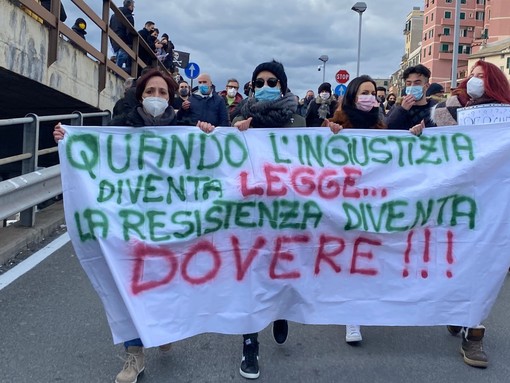 Ristoratori sul piede di guerra: corteo spontaneo e traffico cittadino in tilt (VIDEO e FOTO) Ristoratori sul piede di guerra: corteo spontaneo e traffico cittadino in tilt (VIDEO e FOTO)