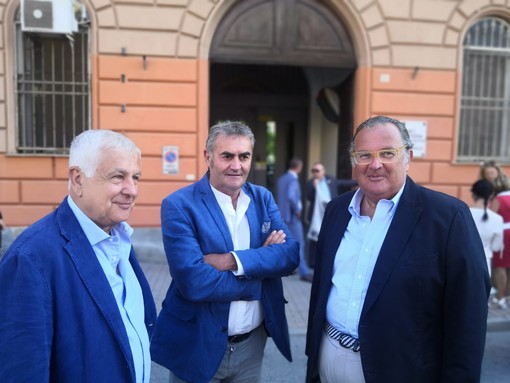 Forza Italia in visita nel carcere di Marassi a Genova: "Bonafede batta un colpo" Forza Italia in visita nel carcere di Marassi a Genova: "Bonafede batta un colpo"