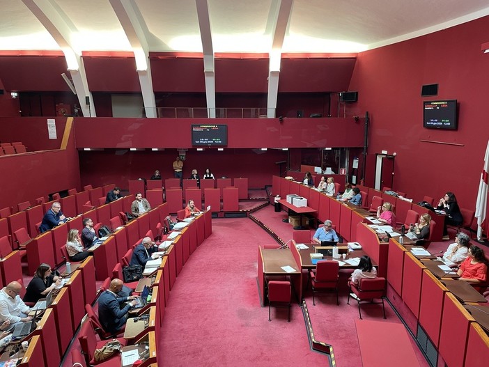 Caso Gibelli, scontro in commissione. L’assessora Bruzzone difende la consulente: “L’avvocata resta al suo posto”