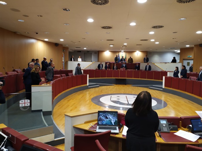 I commissari della maggioranza regionale non presenzieranno più ai lavori della Commissione finché il Governo non darà garanzie sui premi al personale sanitario stanziato dalle Regioni