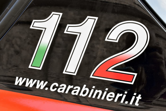 Fermato per un controllo di routine, in auto ha hashish e cocaina: arrestato