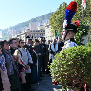 Genova Est, 49 anni dal sacrificio del brigadiere Ruggero Volpi: familiari e studenti riuniti per ricordare il suo coraggio Genova Est, 49 anni dal sacrificio del brigadiere Ruggero Volpi: familiari e studenti riuniti per ricordare il suo coraggio