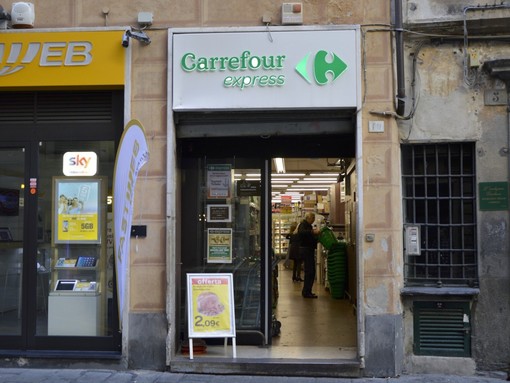 Carrefour, nuove cessioni in tutta Italia, 17 punti vendita interessati sulla Liguria: l'allarme della Filcams Cgil