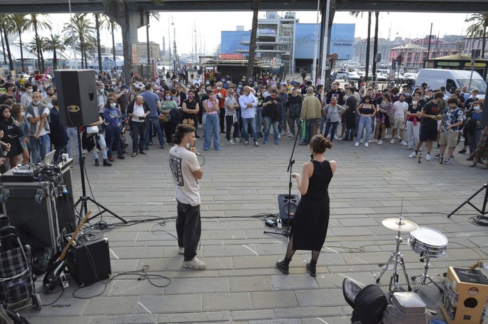 "Per una toponomastica contro fascismo e colonialismo": mobilitazione di associazioni e cittadini a Caricamento "per un'idea diversa di città" (VIDEO e FOTO)