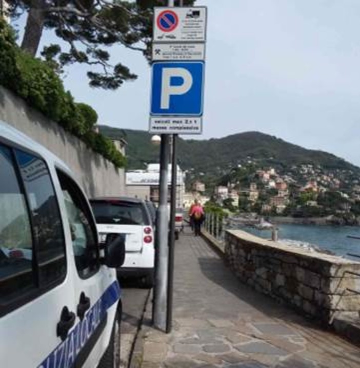 Recco, riqualificata la segnaletica verticale sulle strade comunali Recco, riqualificata la segnaletica verticale sulle strade comunali