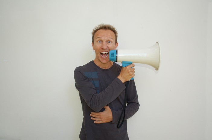 Cristiano Militello chiude il Festival dei Libri Sportivi a Busto Arsizio con lo spettacolo “Mi saluta... Cristiano Militello?”