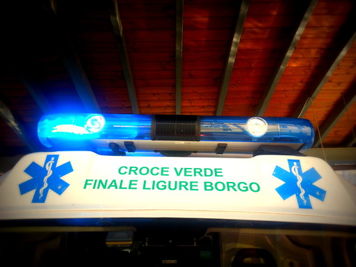 Si torna a nascere... a Finale! Il piccolo Martino viene alla luce grazie al papà e ai militi della Croce Verde in autostrada Si torna a nascere... a Finale! Il piccolo Martino viene alla luce grazie al papà e ai militi della Croce Verde in autostrada