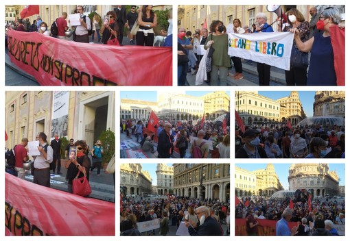 Genova esprime solidarietà a Mimmo Lucano con una manifestazione in Piazza De Ferrari (FOTO e VIDEO)
